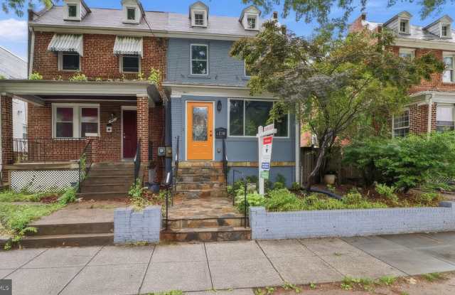 2708 MINNESOTA Avenue SE Gallery 1