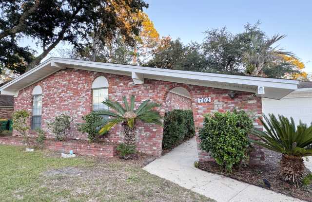 702 Tarpon Lane - 702 Tarpon Lane, Niceville, FL 32578