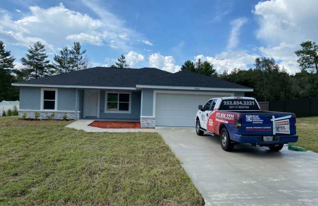 Desirable SW Ocala Neighborhood 3/2/2 **WON'T LAST** photos photos