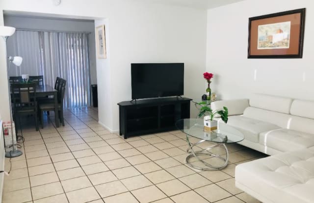 4594 Via Torino - 4594 Vía Torino, Paradise, NV 89103 4594 Via Torino - 4594 Vía Torino, Paradise, NV 89103