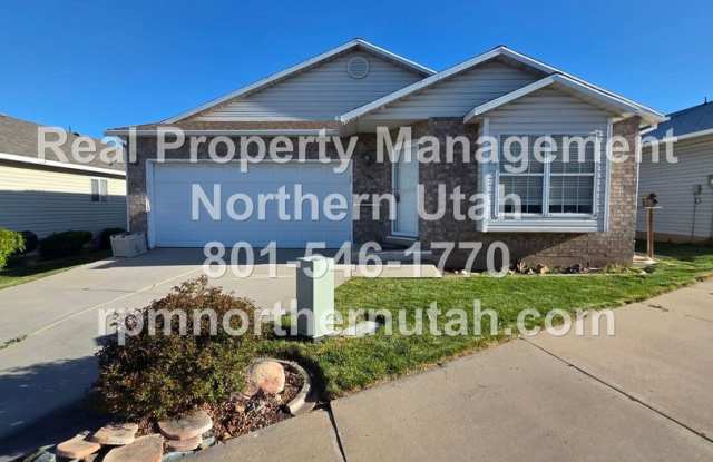 2 Bedroom 1 Bath Layton Home Available Now! photos photos