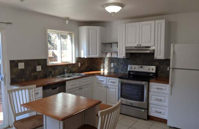 Cozy Fort Collins Condo for Rent - 905 East Swallow Road, Fort Collins, CO 80525
