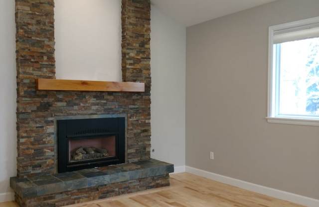 GORGOUS LAFAYETTE HOME WITH MOUNTAIN VIEWS! - 1615 Centaur Circle, Boulder County, CO 80026