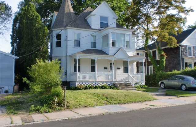 172 Willetts Avenue - 172 Willetts Avenue, New London, CT 06320