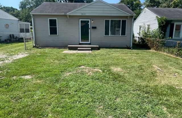 5819 Greenfield Avenue photos photos
