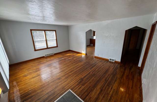 18150 Spencer Road, Pleasant Valley, Iowa - 18150 North Spencer Road, Scott County, IA 52767 18150 Spencer Road, Pleasant Valley, Iowa - 18150 North Spencer Road, Scott County, IA 52767