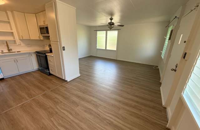 Fully Renovated 3-Bedroom Home with AC & Large Yard Gallery 4