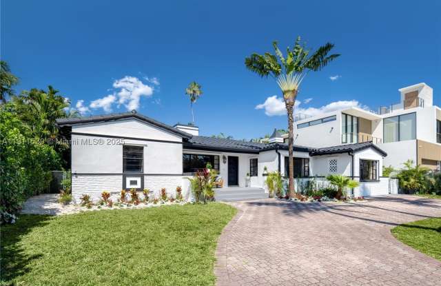 118 E 3rd Ct Gallery 4
