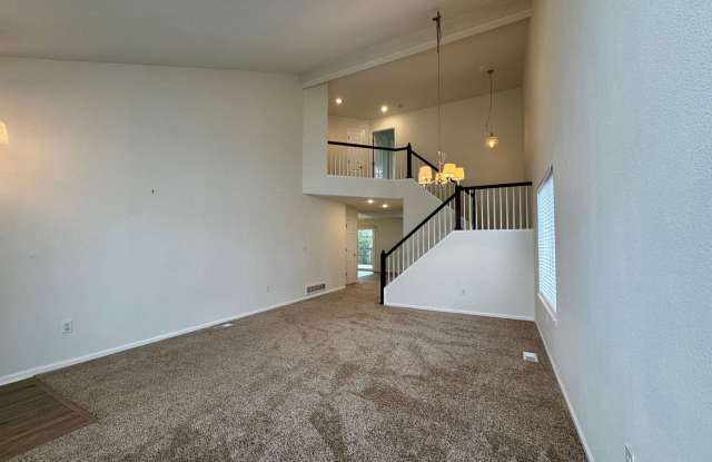5-Bedroom Home with 3.5 Baths & Finished Basement in Highlands Ranch Gallery 4