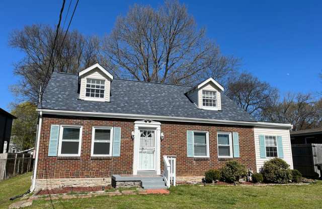 Adorable Cottage in East Nashville, Newly Renovated w 4 Bedrooms/ 2 Baths photos photos