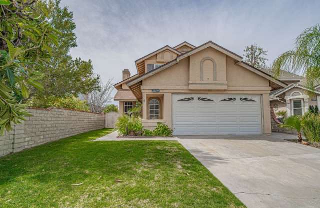 Spacious 3-Bedroom Home with Large Backyard on a Cul-de-Sac in Saugus! photos photos