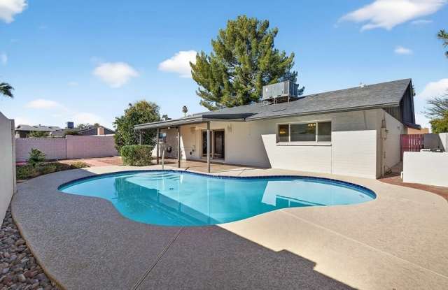 1725 E La Jolla Dr photos photos