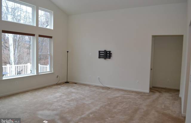 700 KAPLON COURT Gallery 4