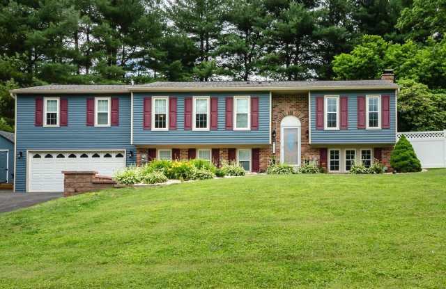5405 HUCKLEBERRY LANE - 5405 Huckelberry Lane, Eldersburg, MD 21784