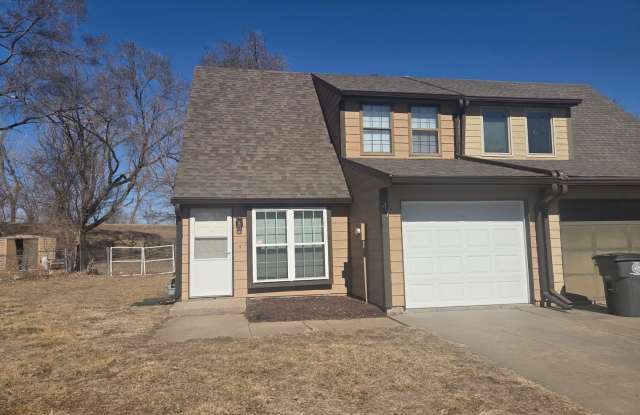 Beautifully Updated 2-Bedroom Townhome – Move-In Ready! photos photos