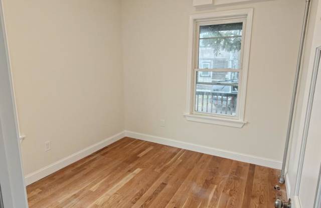 8 Joyce St. Gallery 2