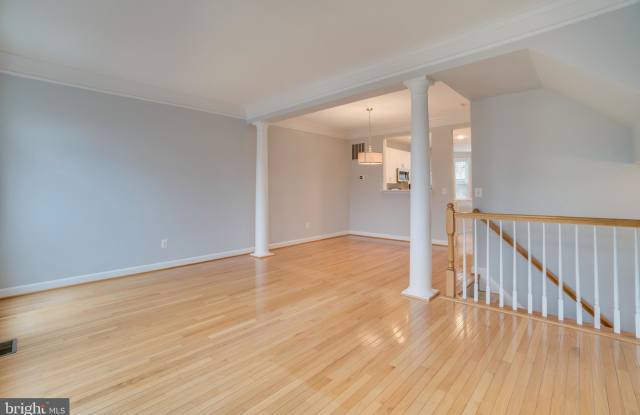 19141 COMMONWEALTH TERRACE Gallery 4