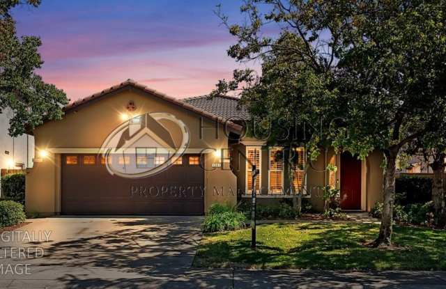 Exceptional Single Story Rental in Folsom with a Pool! Gallery 1