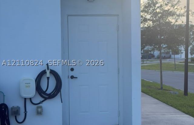 14597 SW 261st Ter Gallery 2