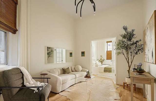 326 E 73rd St Apt 1A photos photos