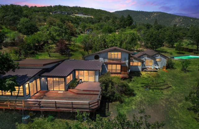 Soulful Mountain Sanctuary in Ashland - Available August 1st! photos photos