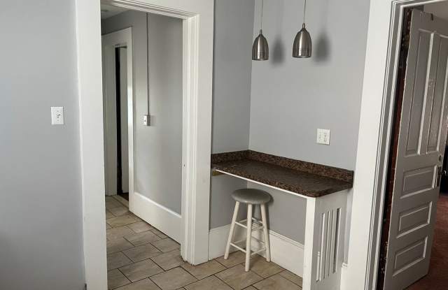 1120 Oakland Gallery 3