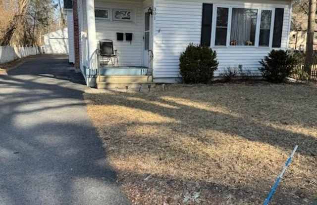 301 Kenwood Avenue photos photos