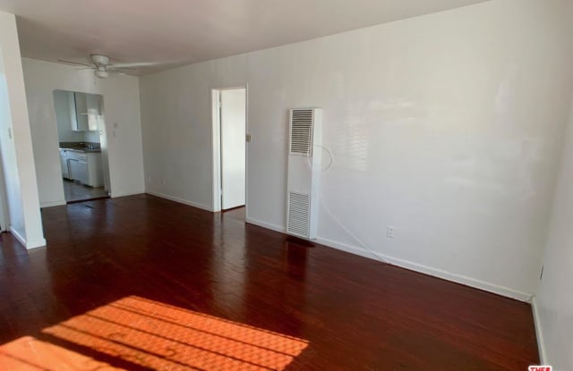 550 East 97TH Street - 550 East 97th Street, Inglewood, CA 90301