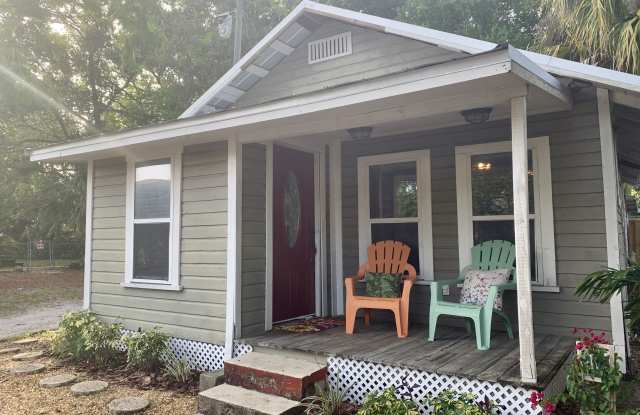 5902 1/2 North Cherokee Avenue photos photos