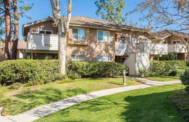 1 Bed, 1 Bath Alamo Villas Condo - 4545 Alamo Street, Simi Valley, CA 93063