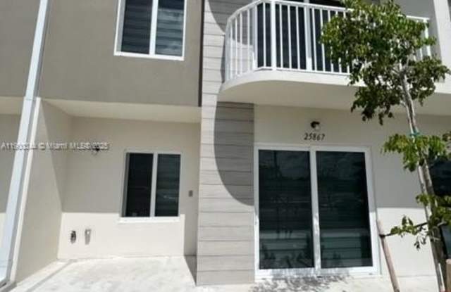 25867 SW 145th Ave - 25867 Southwest 145th Avenue, Princeton, FL 33032