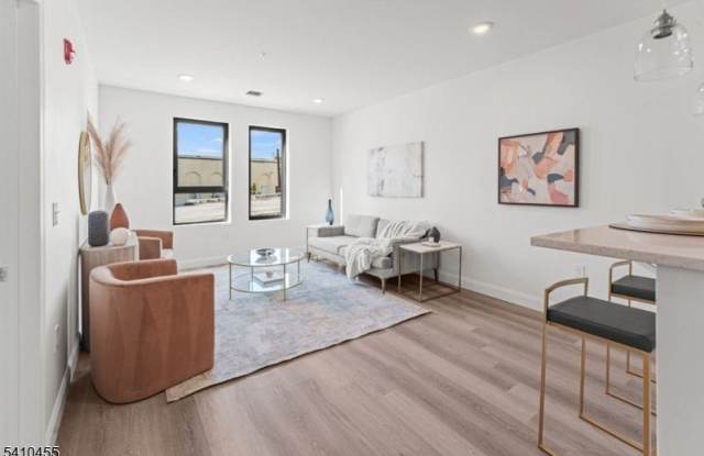 273 E Kinney St photos photos