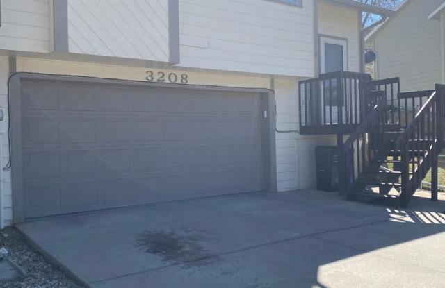 3 BEDROOM | 2 BATH | DOUBLE GARAGE | WEST - 3208 Park Drive, Rapid City, SD 57702 3 BEDROOM | 2 BATH | DOUBLE GARAGE | WEST - 3208 Park Drive, Rapid City, SD 57702