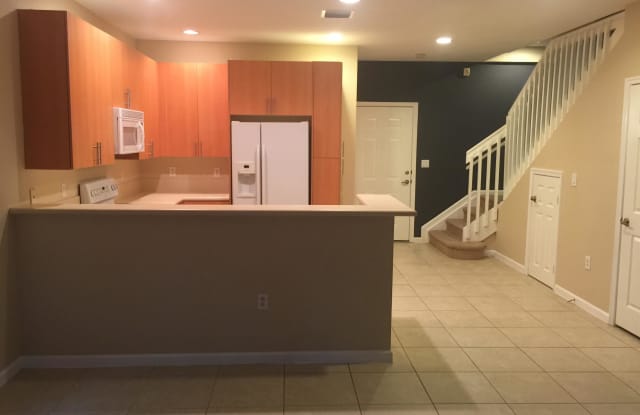 3102 NW 24 Way, #18 - 3102 Northwest 24th Avenue, Oakland Park, FL 33309