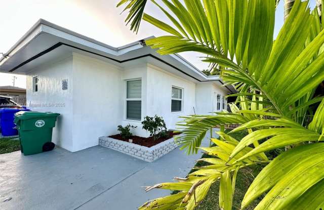 3461 NW 6th St photos photos