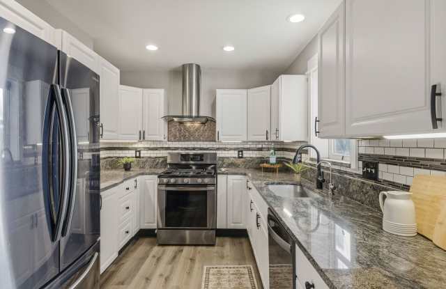 2 Bedroom 2.5 Bathroom Single Family Home (Lawrenceville) Gallery 3