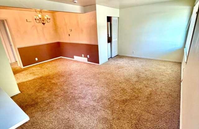 Cozy South Salt Lake 2 Bedroom 1 Bath Gallery 4