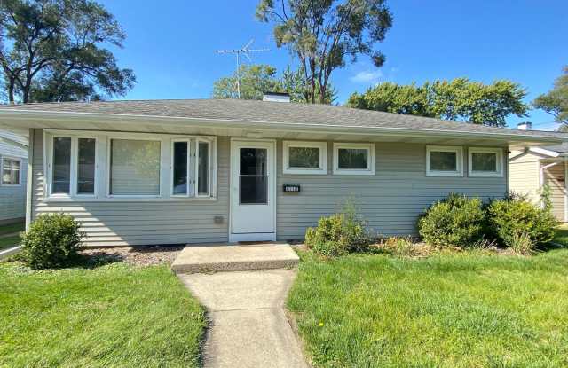 Updated 3 Bedroom Home in Highland, IN photos photos
