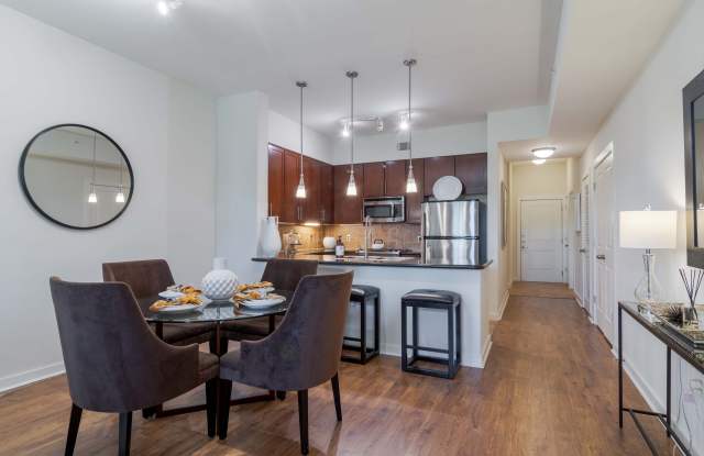 Peachtree Dunwoody Place Gallery 2