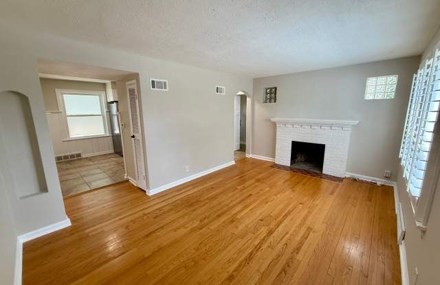 Charming 2BR/1BA Home in Kirkwood – Renovated with Modern Comforts photos photos