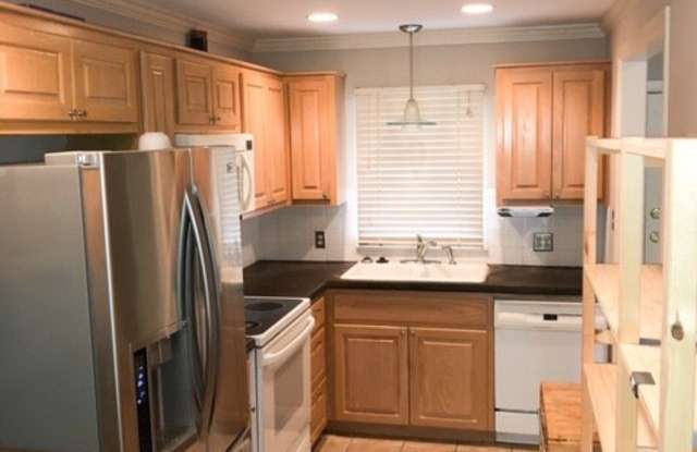 5322 Balcones Drive Gallery 2