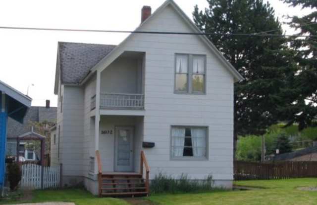 4 Bedroom Home for Rent in the York Neighborhood! photos photos