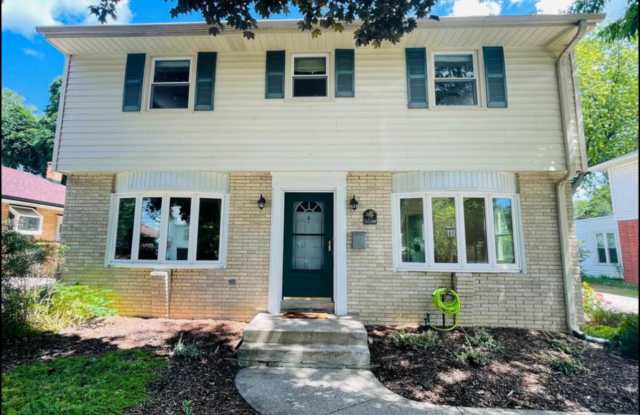 5550 North Navajo Avenue photos photos