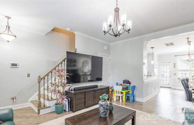 5623 Fetzer Avenue NW Gallery 4