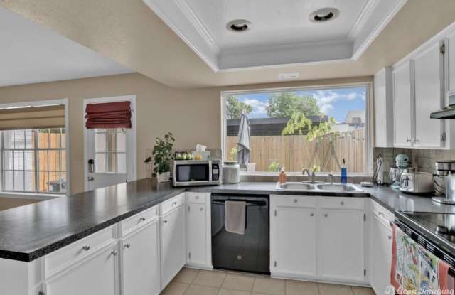 10025 Smitherman Dr Gallery 3