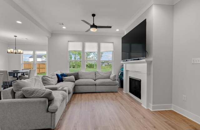 14436 Belle Maison Gallery 3