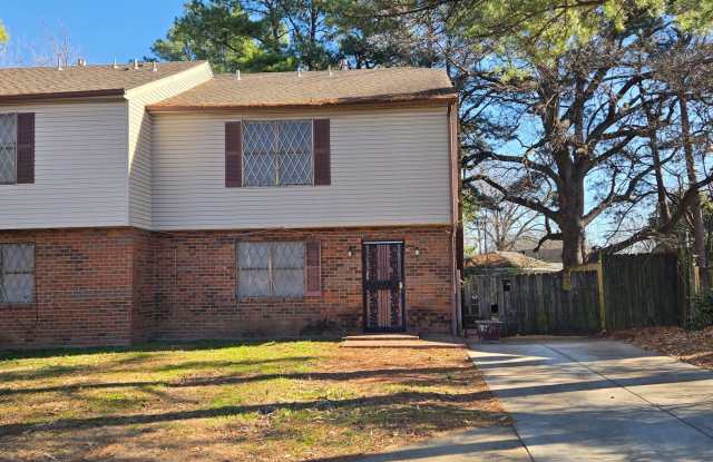 Beautiful Townhome Ready for Immediate Move In - 2874 South Mendenhall Road, Memphis, TN 38115