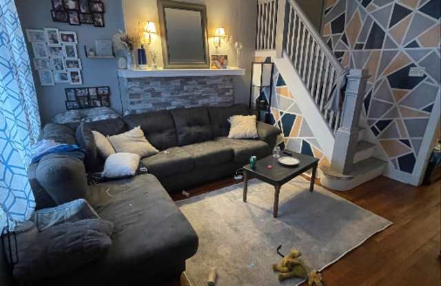 1659 Methyl St photos photos