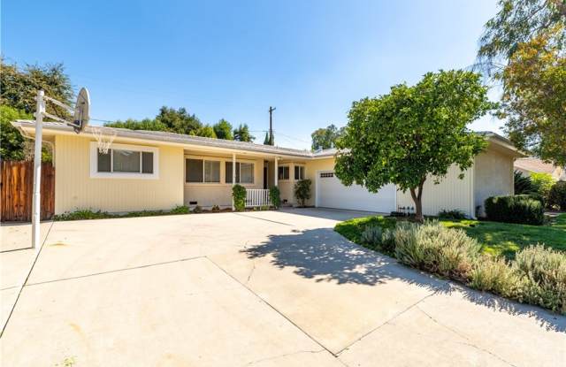 5700 Le Sage Avenue Gallery 2