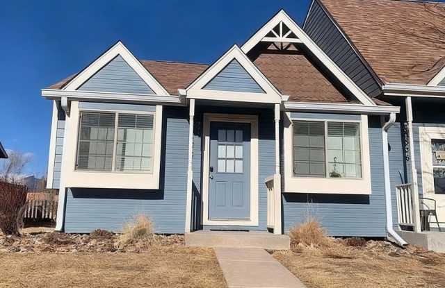 Cozy 2 bedroom Townhouse in Cheyenne Mountain with VIEWS of mountains photos photos